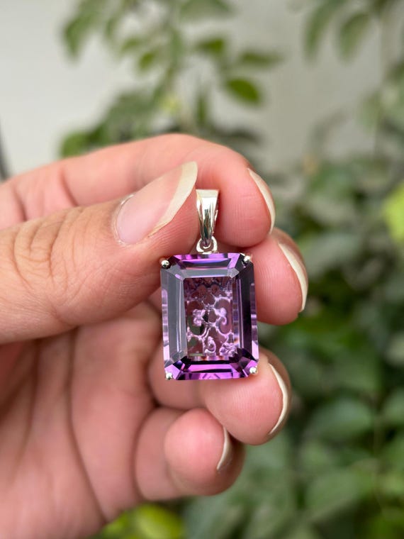 エメラルドカットのアメジスト入りスターリングシルバーネックレス 