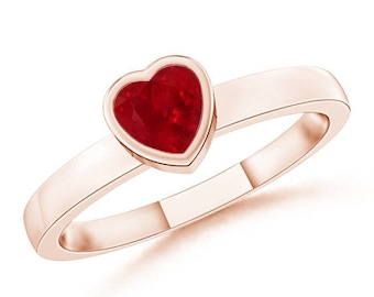Anillo de corazón de rubí – Oro rosa, piedra natal de julio