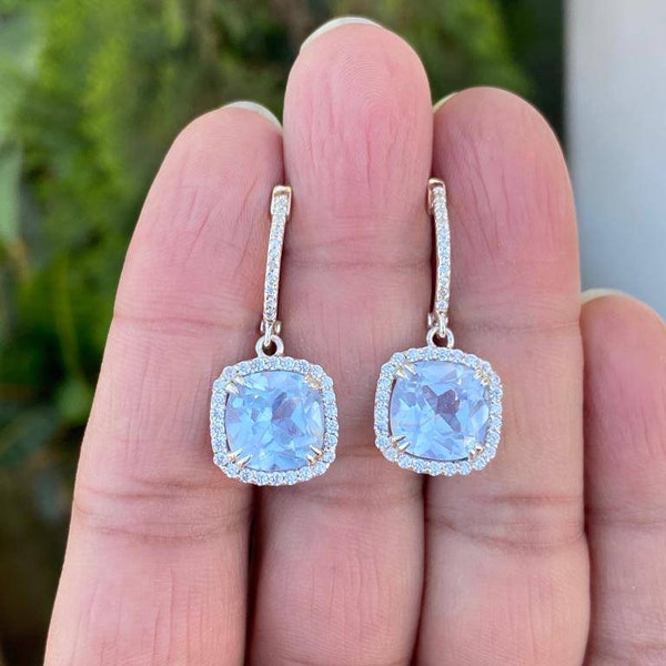 Pendientes de plata de ley con aguamarina en forma de cojín (piedra natal de marzo)