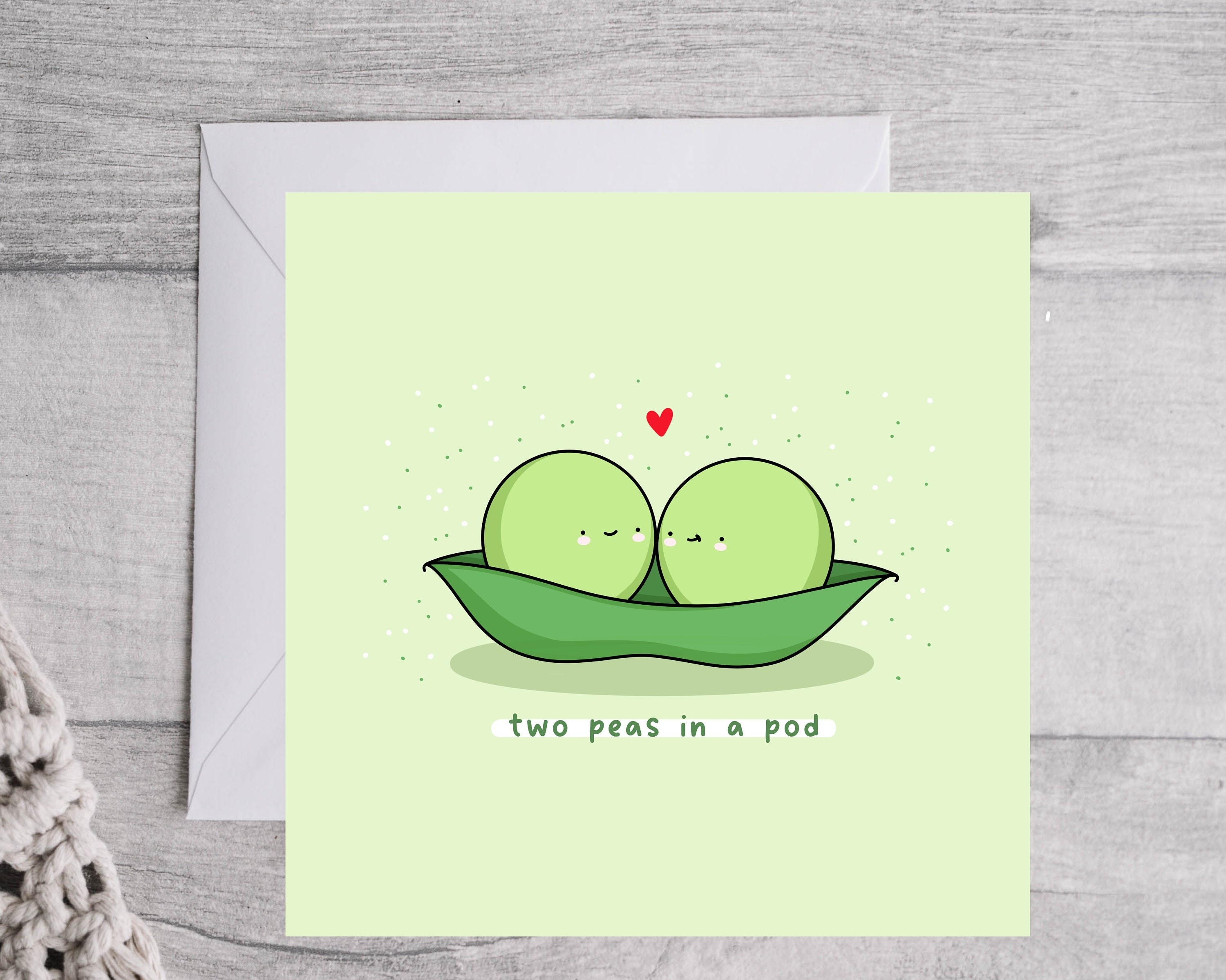 Compleanno Hap-pea. Biglietto di auguri di compleanno fatto a mano con due piselli in un baccello - Italia