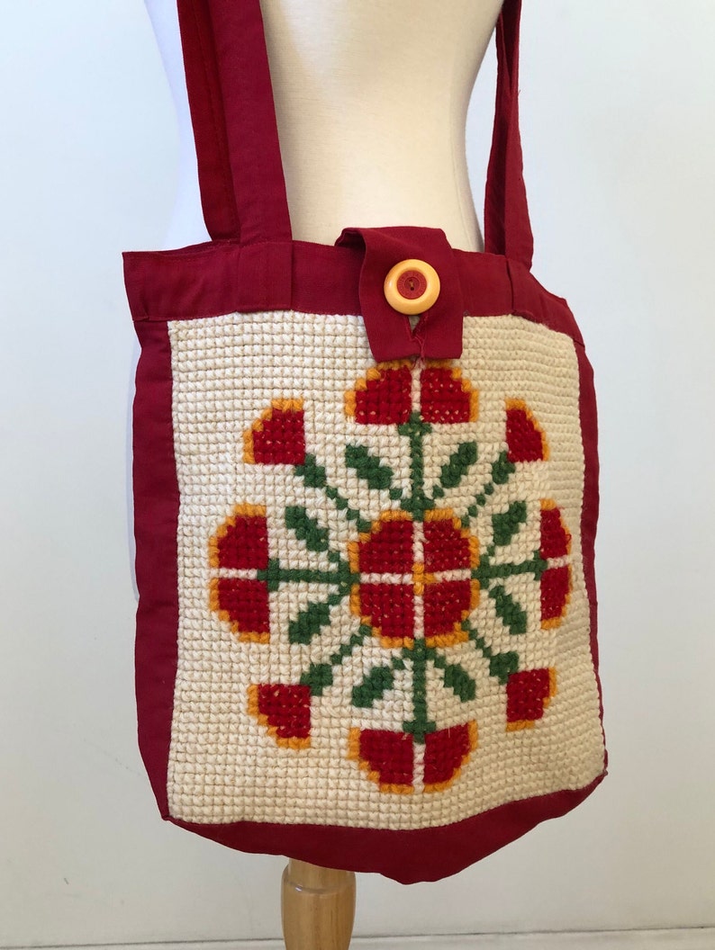 Handmade Vintage Cross-stitch Crossbody Bag Red/Green/Cream Floral Pattern 1960s-1970s Sweet image 3