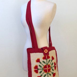 Handmade Vintage Cross-stitch Crossbody Bag Red/Green/Cream Floral Pattern 1960s-1970s Sweet image 2