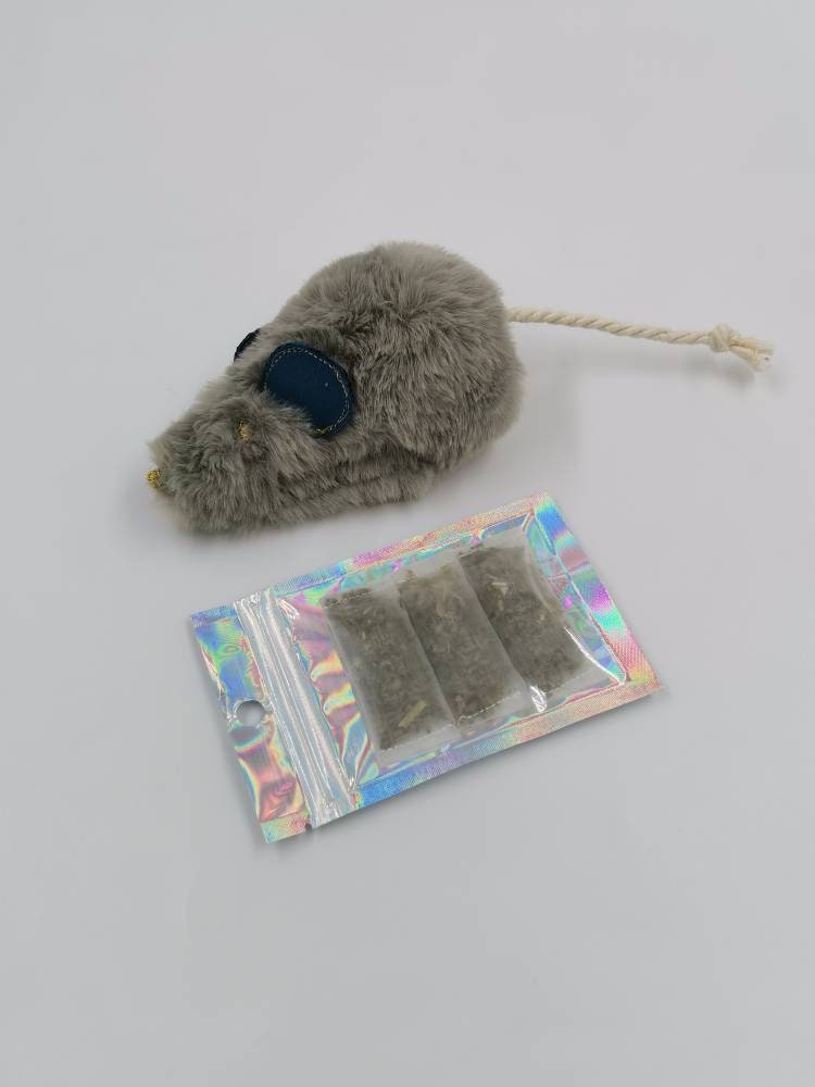 Souris à L'herbe Chat