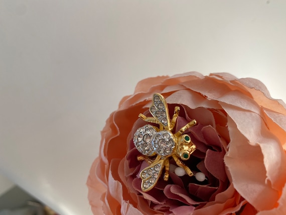 Vintage Joan rivers bee pin, Joan Rivers Bee Brooch, Vintage Bee Brooch, Vintage Bee Pin, vintage joan rivers Rhinestone Bee
