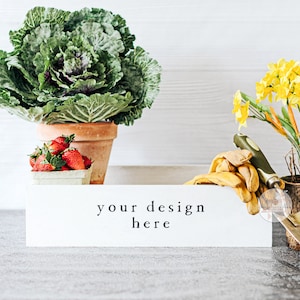 Garden Seed Box Mockup / Seed Box Mockup / Blank Wood Box / Giardino e tema floreale /