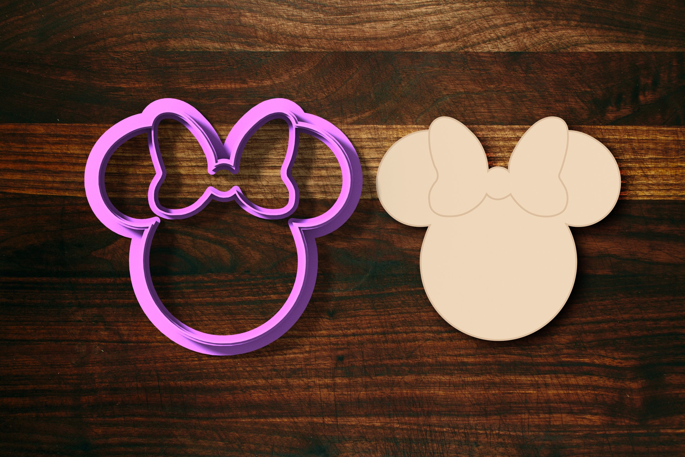 Testa di tagliabiscotti Minnie Mouse con orecchie e fiocco