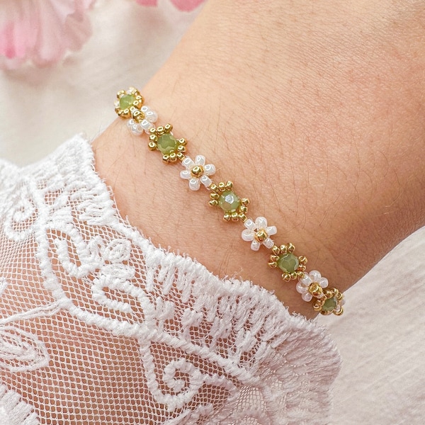 FARIDA - Daisy bracelet with glass beads - light green white gold - stainless steel waterproof - flower bracelet - gift envelope - AmisaJewelry