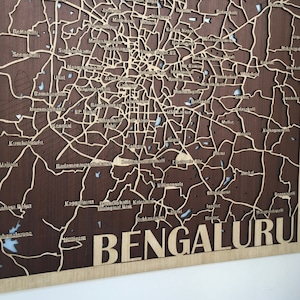 Mapa de madera de la ciudad de Bengaluru (Bangalore) (Decoración de pared moderna, tapiz de madera, arte pirograbado)