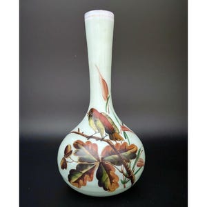 Vase en verre de lait vintage antique peint à la main oiseau rouge feuilles de chêne glands 20,24 cm (8 po.)