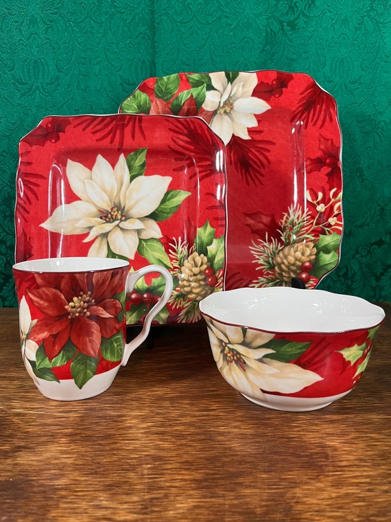 Poinsettia & Holly Perforated Scallop washi set of 2 (6mm + light