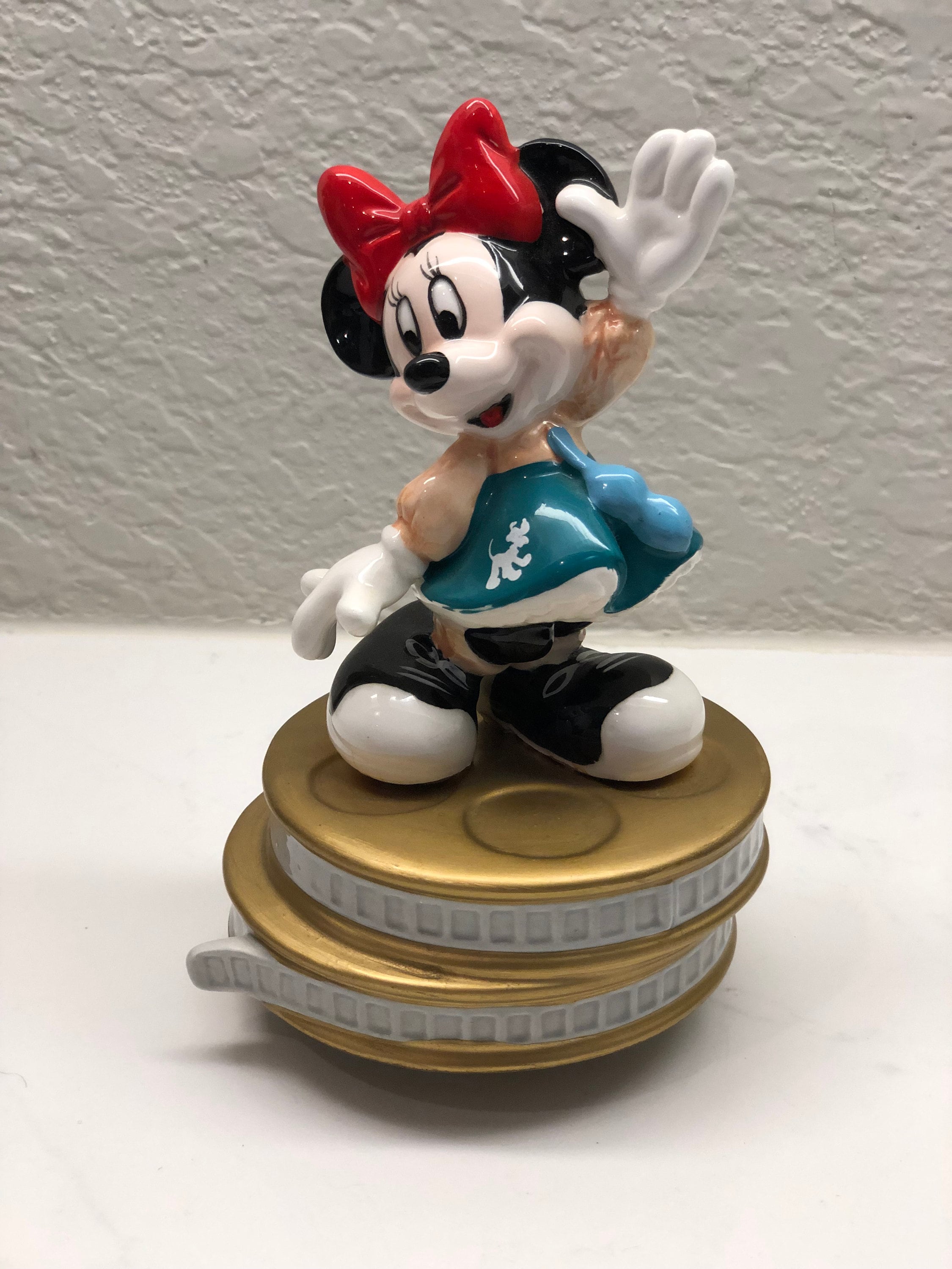 Disney: Minnie Mouse - Mickey Shorts Collection Mini Figure - Banpresto -  Merchandise & Fan Articles Online Shop