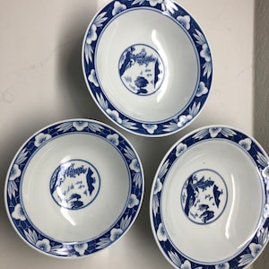 Vintage Jingdezhen Porcelain Blue White Chinese Bowls Footed Late 20 Century