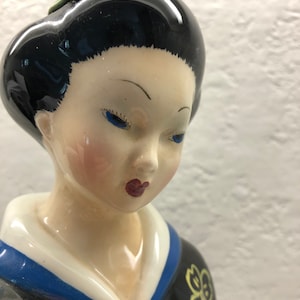 geisha porcelain figurine made in Italy handpainted oriental figurine