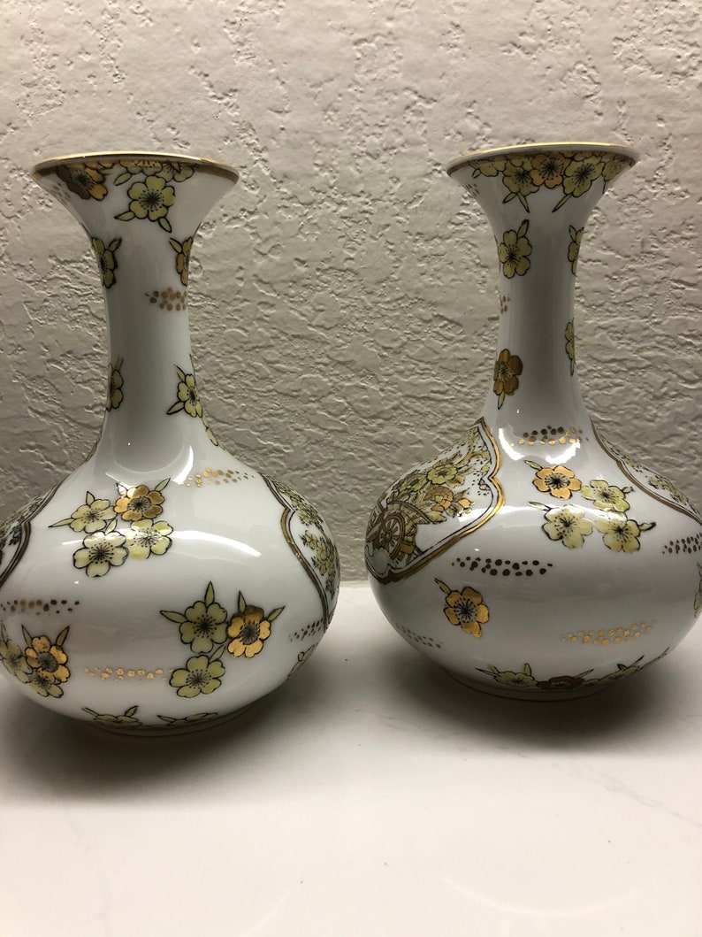 VINTAGE 1960s GOLD IMARI hand painted vase 8.5 Pair