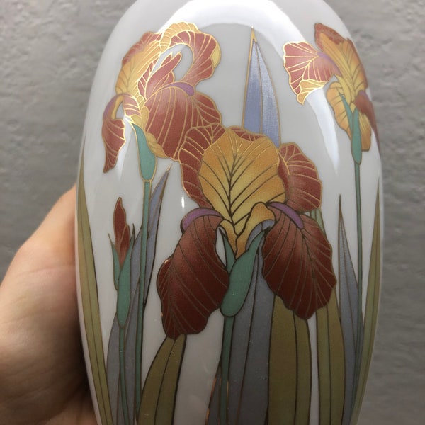 Table Vase, Fine China Japan, Iris Design 10 Flower Vase