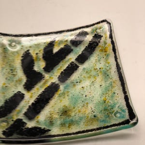 Art glass trinket dish geometric design green
