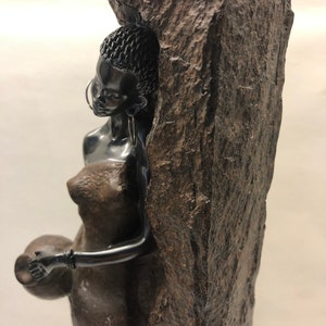 Statua in resina della donna vintage
