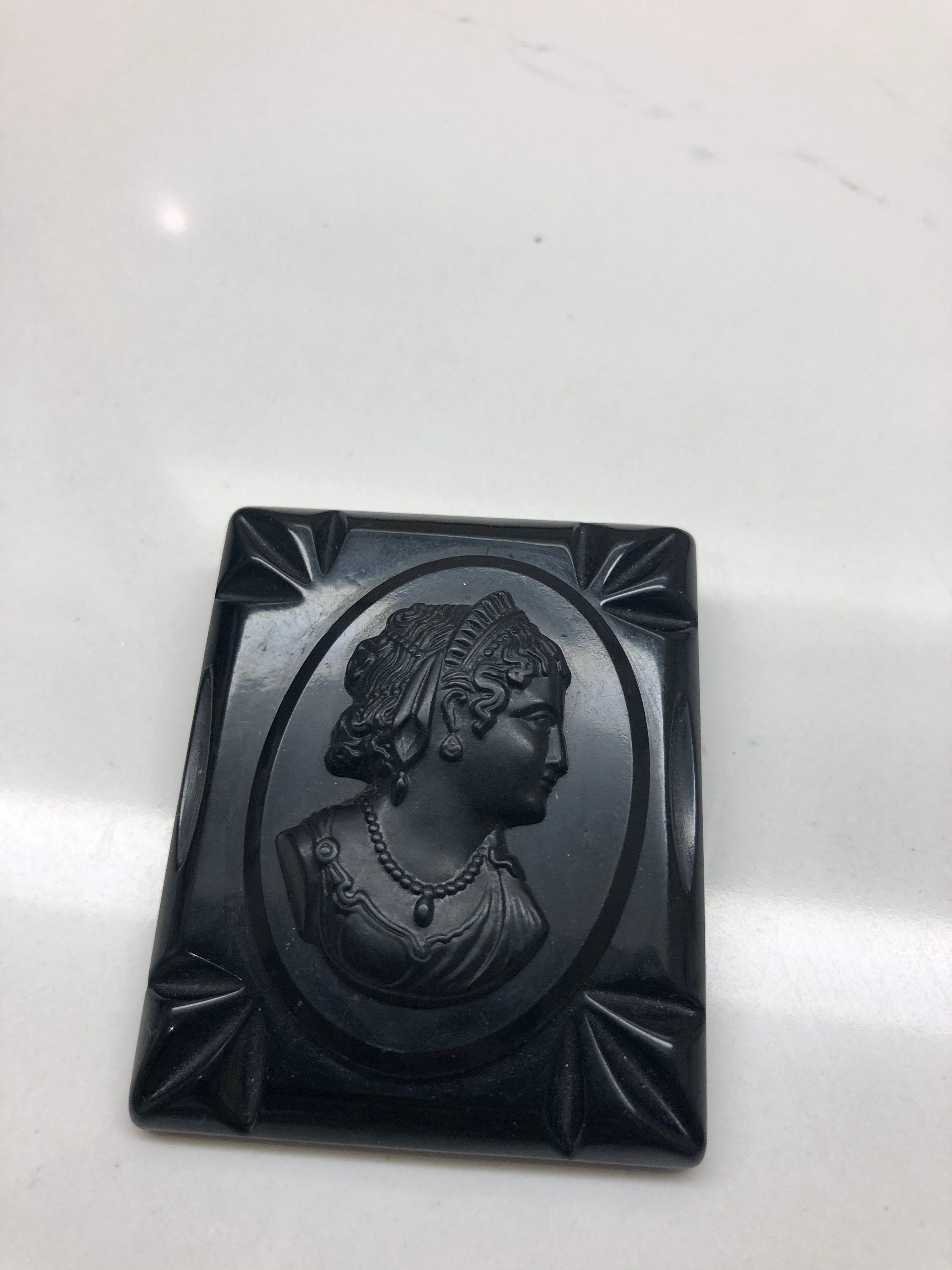 Broche Ancienne Fleur Noire - Gutta Percha Sculptée - XIXe Siècle