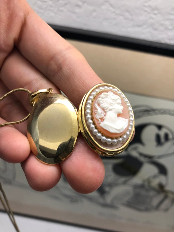 Vintage cameo lot necklace pendant pins gold tone… - image 10