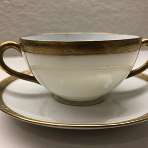 Discontinued  Royal Bayreuth Bavaria Soup Cream Cup & Under Plate Gold Gilded
