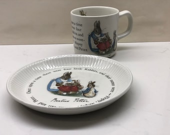 Wedgwood etruria & barlaston beatrix potter peter konijn 4 kleine konijnen bord en beker