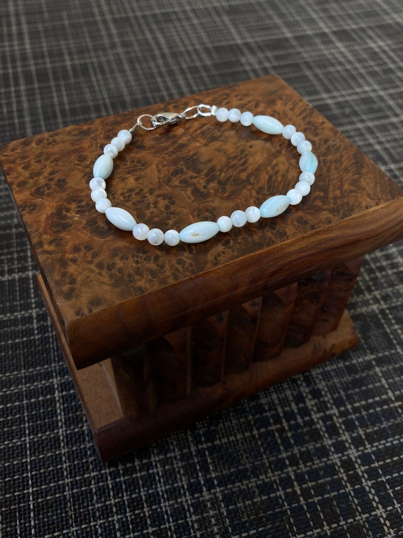 White Mother of Pearl and Blue Shell Beaded Bracelet