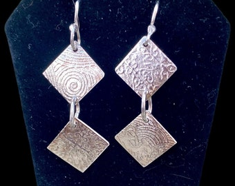 Dangling patterned sterling silver earrings - squares on the diagonal