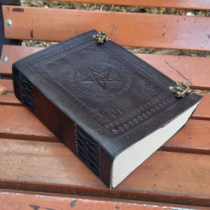 Neu Personalisieren Sie Großes Leder Journal Pentagram, handgemachtes Leder Journal Notebook Tagebuch mit Schloss Leeres Papier Notebook Reisetagebuch Geschenke