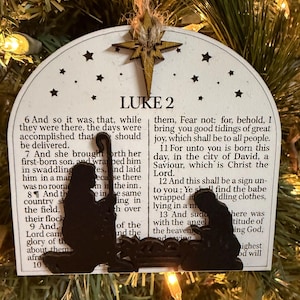 Christliche Krippe Ornament - Luke 2 Schrift Holz Weihnachtsdekor - Krippe Silhouette rustikales Bauernhaus Geschenk