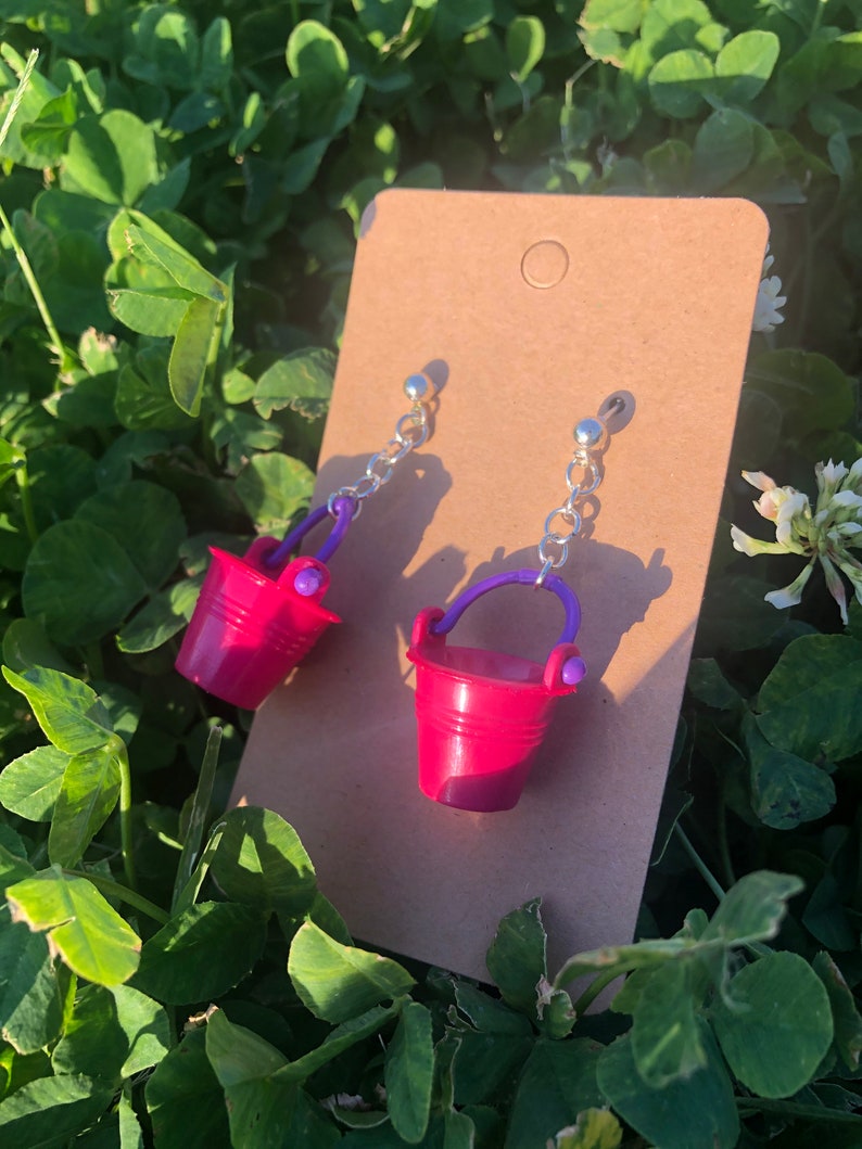 sand bucket earrings