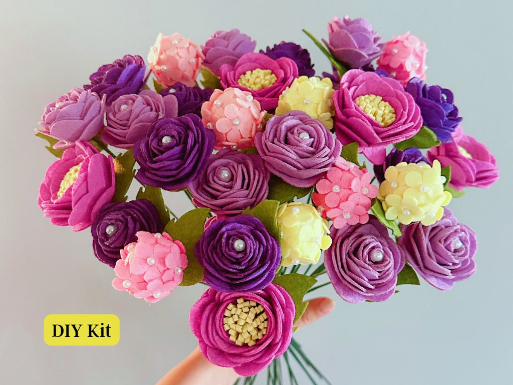 BAZIMA DIY Felt Flower Art Craft Kit DIY Pink Rose and Carnation Bouquet  Kit Floral Gifts Beginner Craft Kit Arrange Pre-Cut Felt Flowers and Foliage
