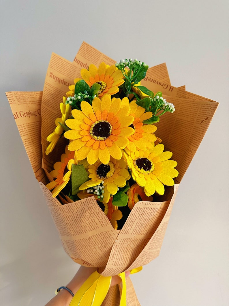 Handmade felt sunflowers bouquet Big Felt Sunflowers bouquet, Felt flowers bouquet, Sunflowers, birthday gift, mother's day gift image 6