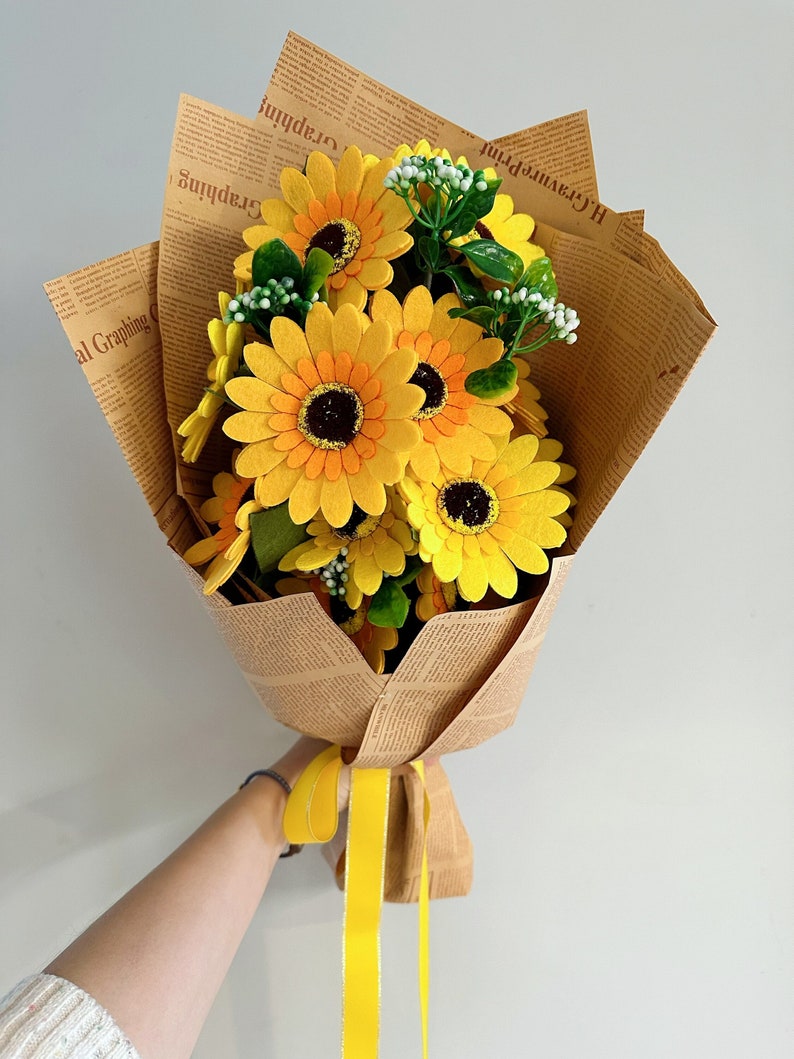 Handmade felt sunflowers bouquet Big Felt Sunflowers bouquet, Felt flowers bouquet, Sunflowers, birthday gift, mother's day gift image 2