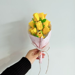 DIY Filzblumen Kit - Mini gelbe Tulpen Kit, Filz Blumenstrauß, Tulpen Bouquet, Filzblumen DIY Kit, kein Schneiden, kein Kleber erforderlich
