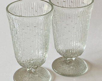 Copas de agua con base texturizada de corteza de carámbano Jeannette Finlandia - Juego de 2