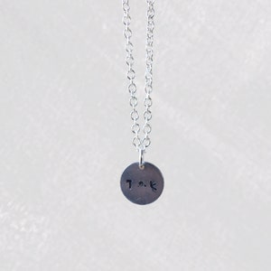 Personalized Initial Disc Necklace, Sterling Silver, Custom Heart Necklace, Couples Necklace, Anniversary Necklace, Valentine's Day Gift bild 3