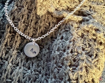 Collar de disco inicial personalizado, plata de ley, collar de corazón personalizado, collar de disco inicial delicado, regalo de San Valentín, regalo para ella