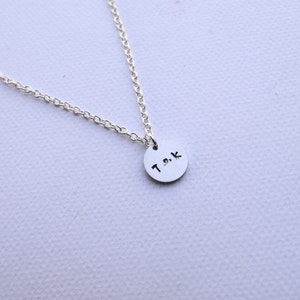 Personalized Initial Disc Necklace, Sterling Silver, Custom Heart Necklace, Couples Necklace, Anniversary Necklace, Valentine's Day Gift bild 2