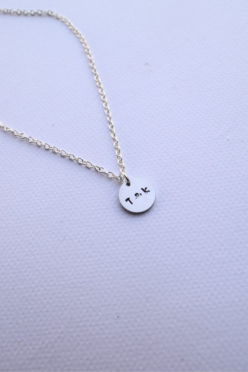 Personalized Initial Disc Necklace, Sterling Silver, Custom Heart Necklace, Couples Necklace, Anniversary Necklace, Valentine's Day Gift bild 2
