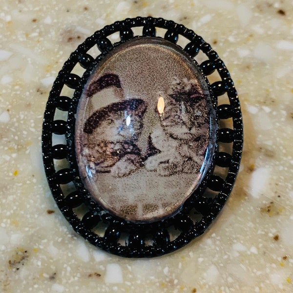 Fancy Cats anyone? What a cute brooch from a vintage cat picture!!cat jewelry, cat brooch, unique gift