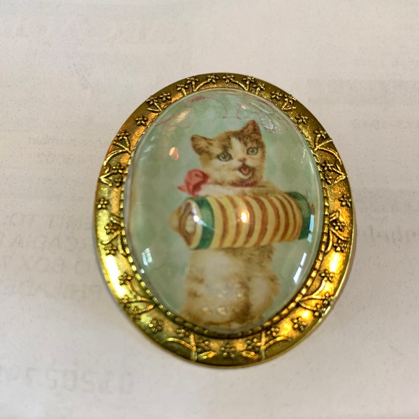 Cat with Accordian brooch, cat brooch, cat and music brooch, cat pin, sweet cat brooch, cat jewelry