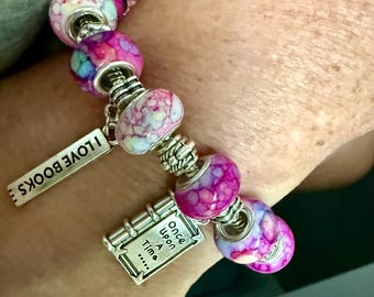 Boekenliefhebber bedelarmband. Cadeau voor de lezer
