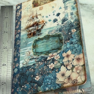 Upcycled Ozean thematisches Taschenjournal. Beinhaltet 50+ Teile Ephemera