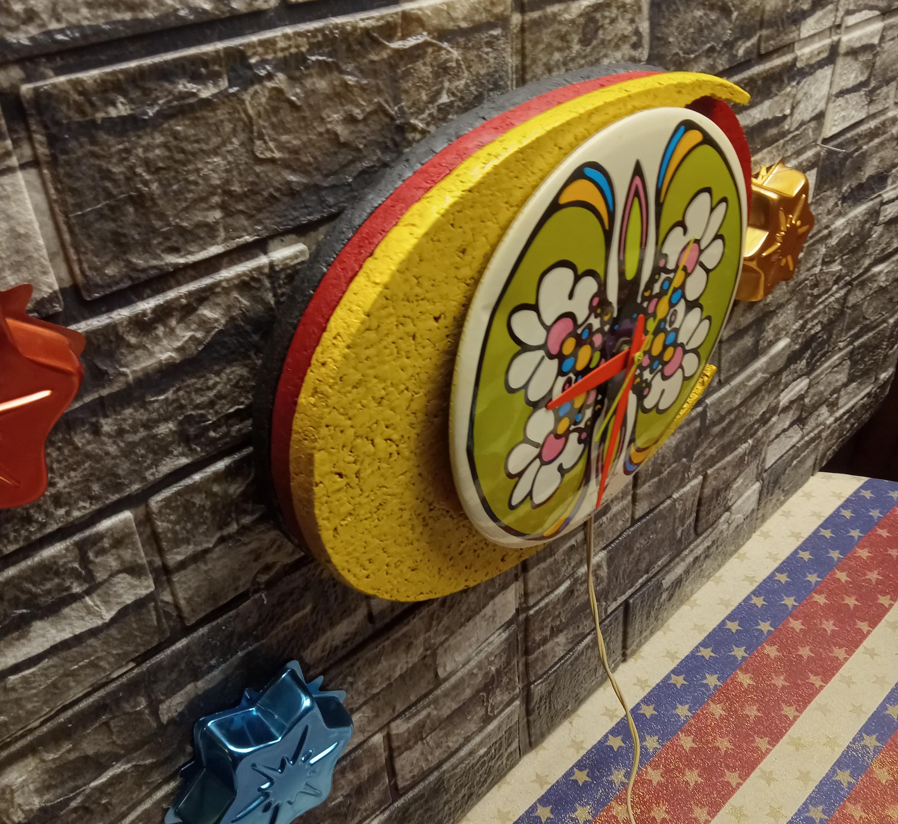 Peter Max 60's Era GE Analog Wall Clock, P Max's Artistic Eye