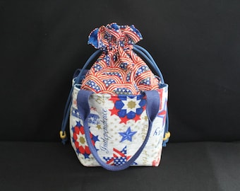 Patriotic drawstring bag with snap pockets