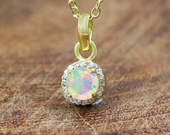 Minimalist pendant gold chain necklace for women, Vintage fire opal pendant necklace, AAA Ethiopian opal pendant necklace, Gift for her