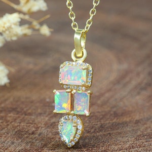 White opal pendant necklace for women, Vintage fire opal necklace, Gold chain necklace, Handmade necklace, vintage fire opal necklace