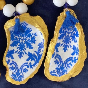 MONOGRAMMED - Set of Blue Damask Oyster Shell Napkin Rings