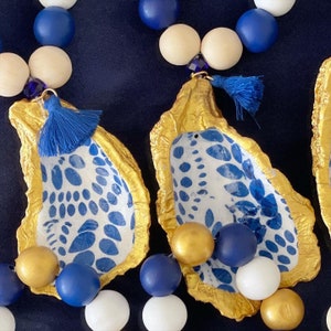 MONOGRAMMED - Set of Blue Dots Oyster Shell Napkin Rings
