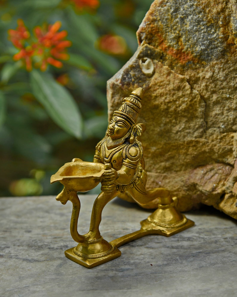 Religious Home Decor Brass Puja Diya Lamp Bronze and Gold Finish Small Brass Decor Hindu Deity Garuda Holding Diya Oil Lamp Statue